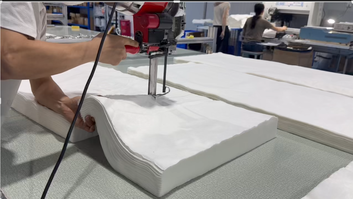 alt="Compostable Biodegradable Garment T-Shirt Bags Manufacturer"