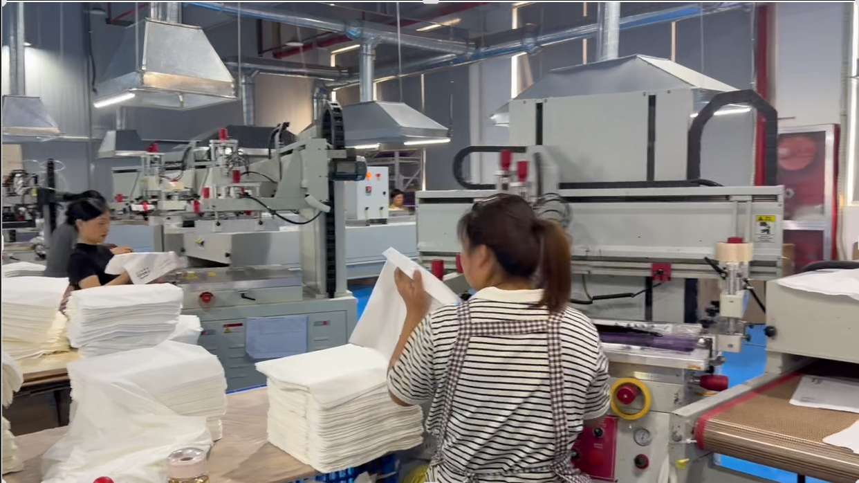 alt="Printing Process of Bamboo Fiber Compostable Bags"