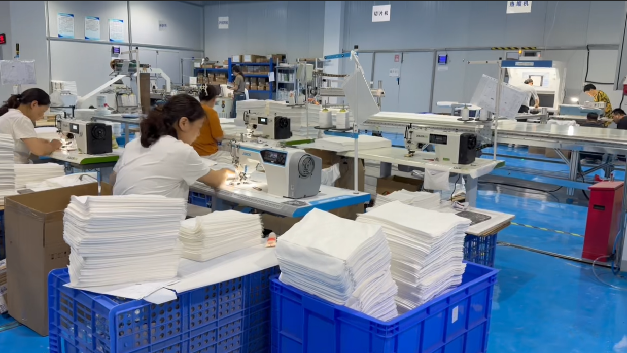 alt="Workshop for producing compostable bamboo fiber bags"
